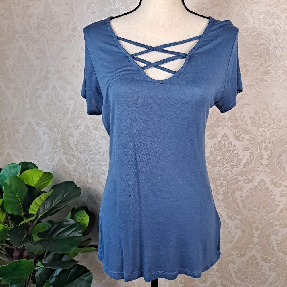 Glitz Size Large Blue Short Sleeve Detail Criss Cross Front Detail EUC